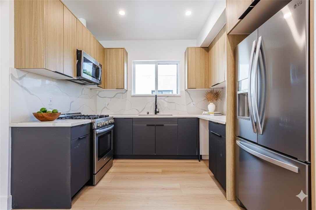 5209 W 20th St #1-2 - Photo 2 of 20