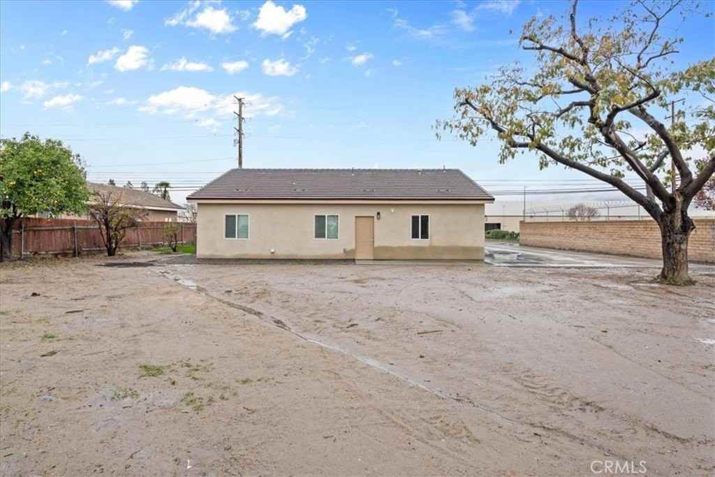 1435 Richardson St - Photo 5 of 25