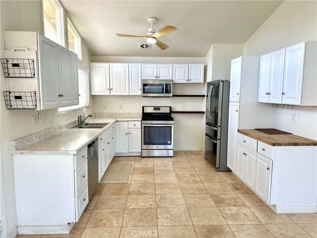 8441 Doncaster Dr - Photo 3 of 23