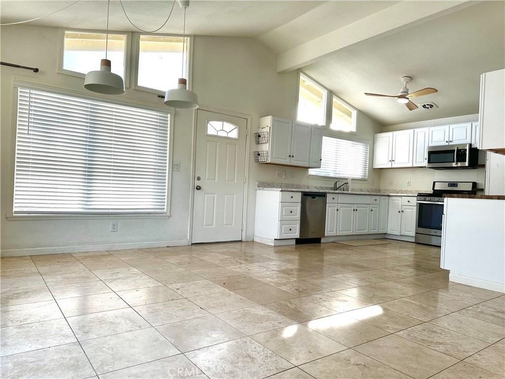 8441 Doncaster Dr - Photo 6 of 23