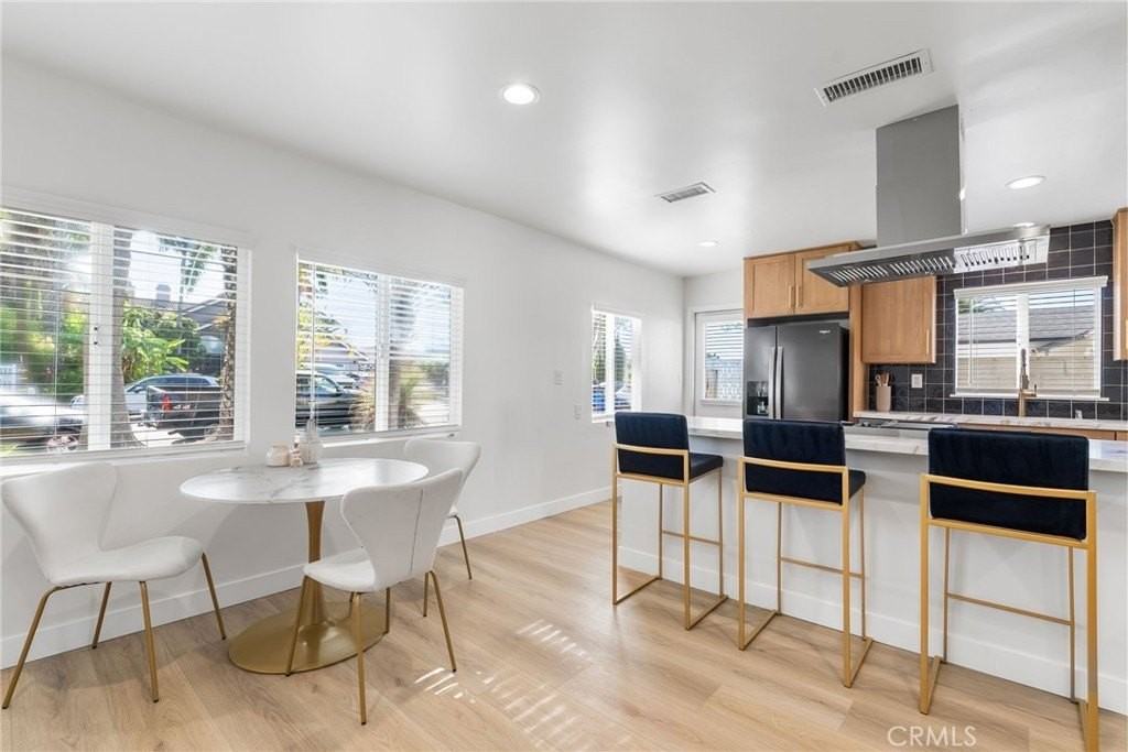 1953 Federal Ave - Photo 4 of 26