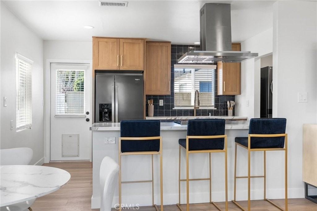 1953 Federal Ave - Photo 6 of 26