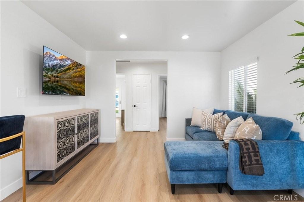 1953 Federal Ave - Photo 7 of 26