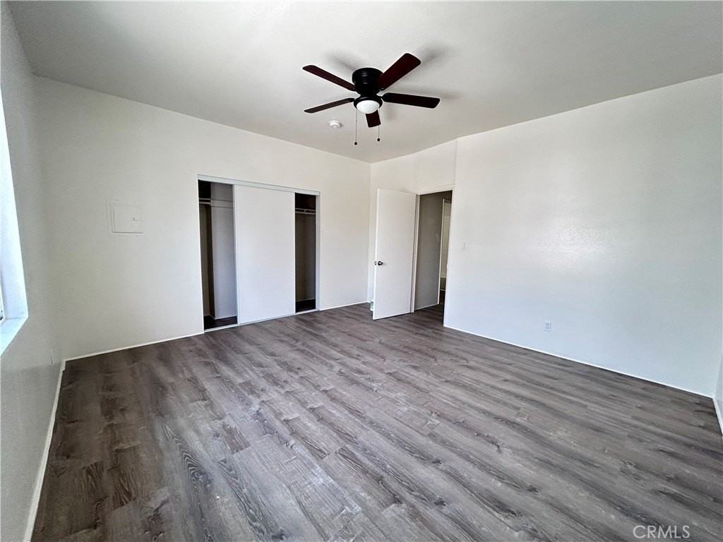 827 W 40th Pl #1-2 - Photo 5 of 8