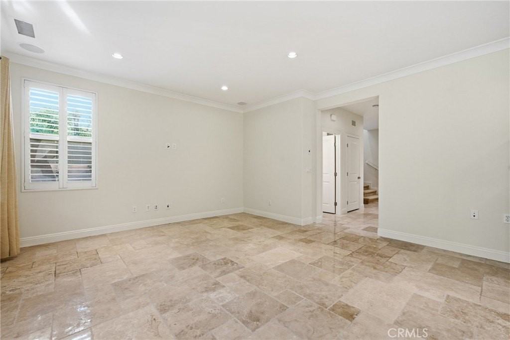 38 Flowerstalk - Photo 3 of 15