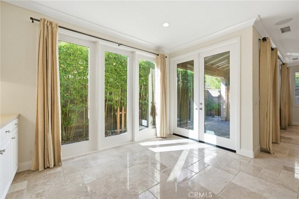 38 Flowerstalk - Photo 6 of 15