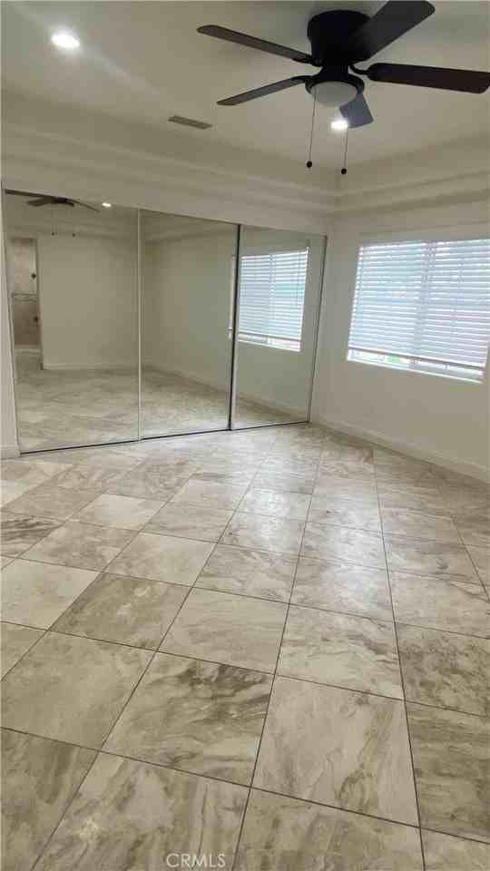 917 S Pacific Ave - Photo 6 of 14