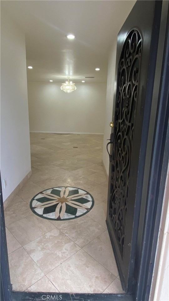 917 S Pacific Ave - Photo 7 of 14