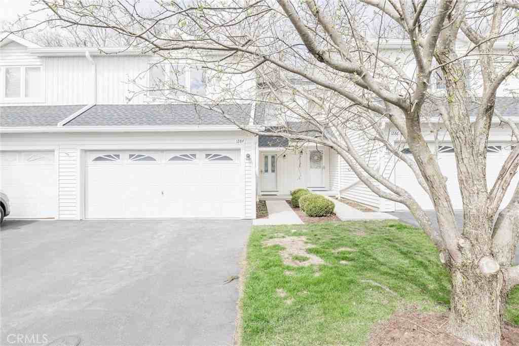 1284 Courtney Dr - Photo 3 of 35