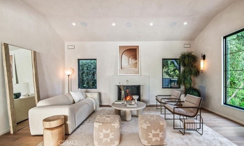 12106 Maxwellton Rd - Photo 4 of 39