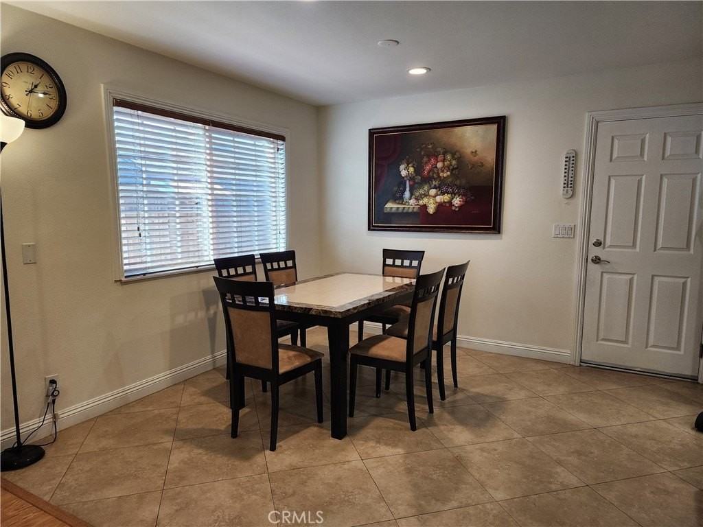 19584 Markstay St - Photo 5 of 22