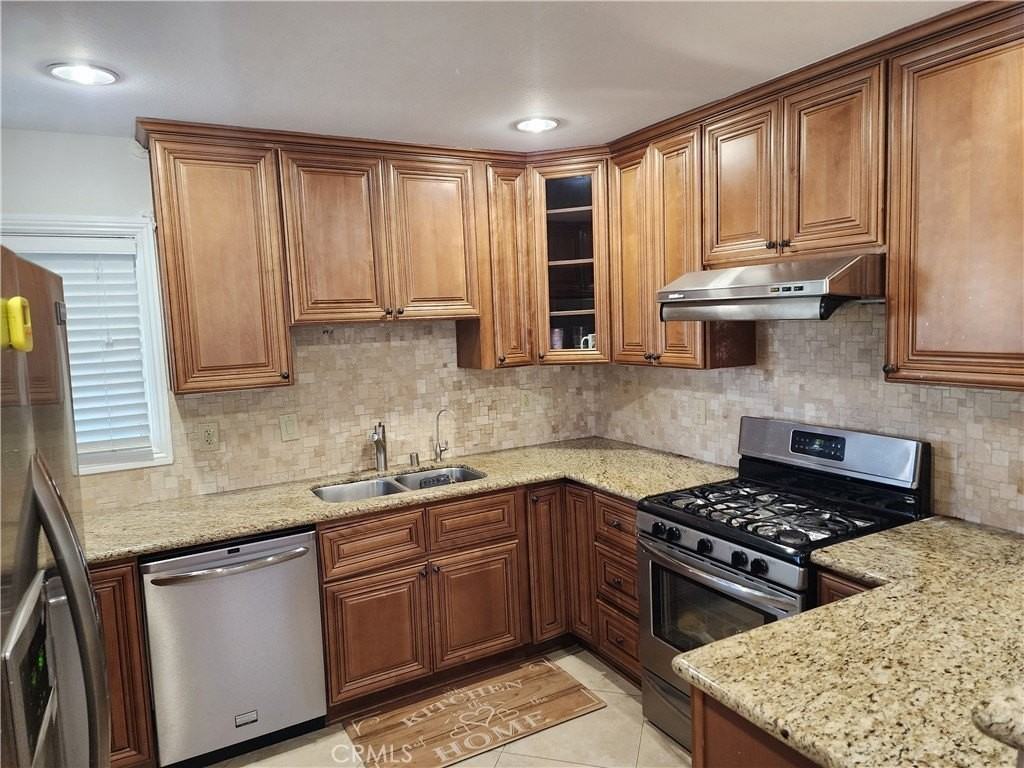 19584 Markstay St - Photo 6 of 22