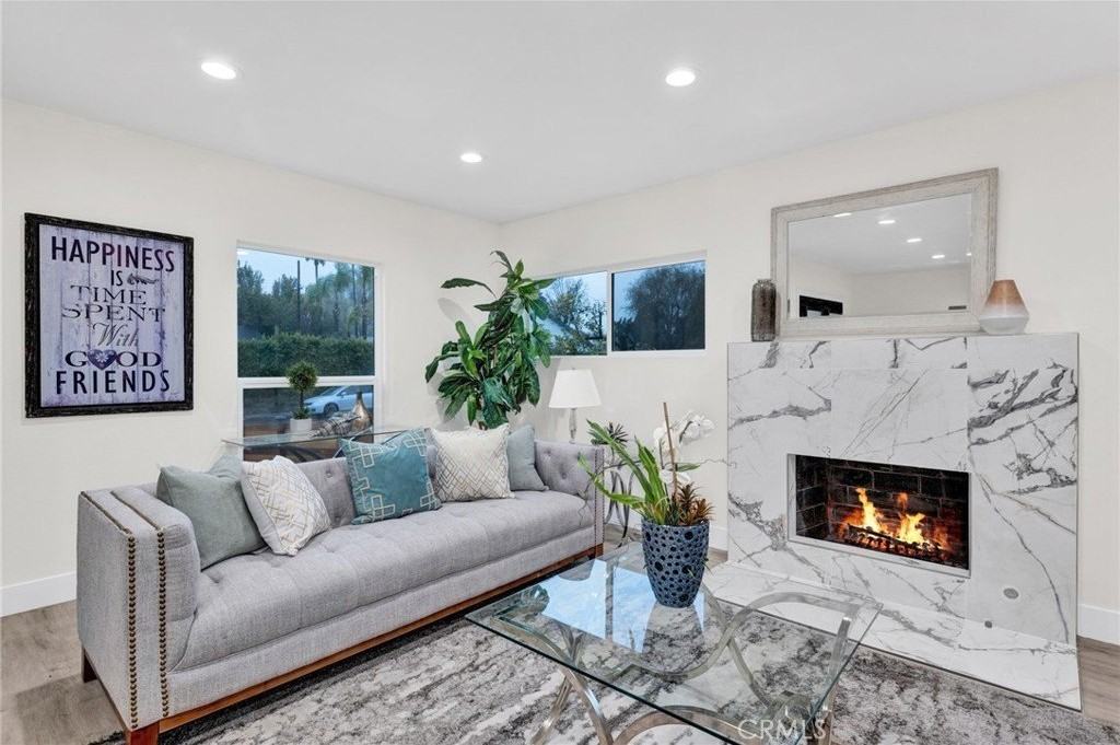 5010 Sunnyslope Ave - Photo 7 of 21