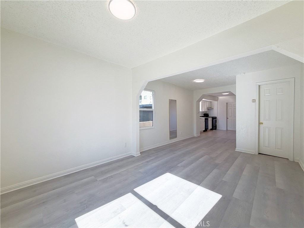 279 Parke St - Photo 6 of 18