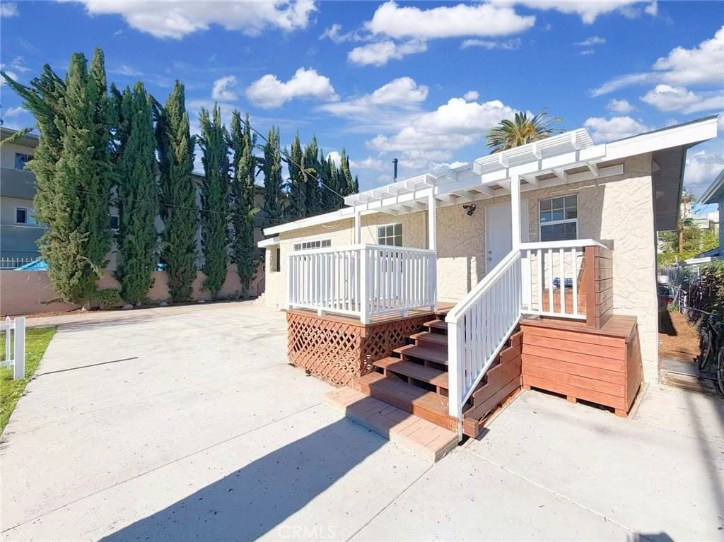 285 Parke St - Photo 4 of 25