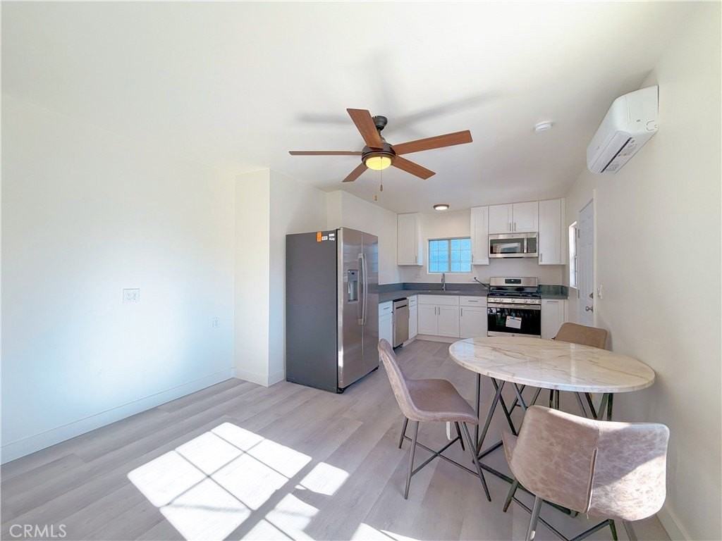 285 Parke St - Photo 7 of 25