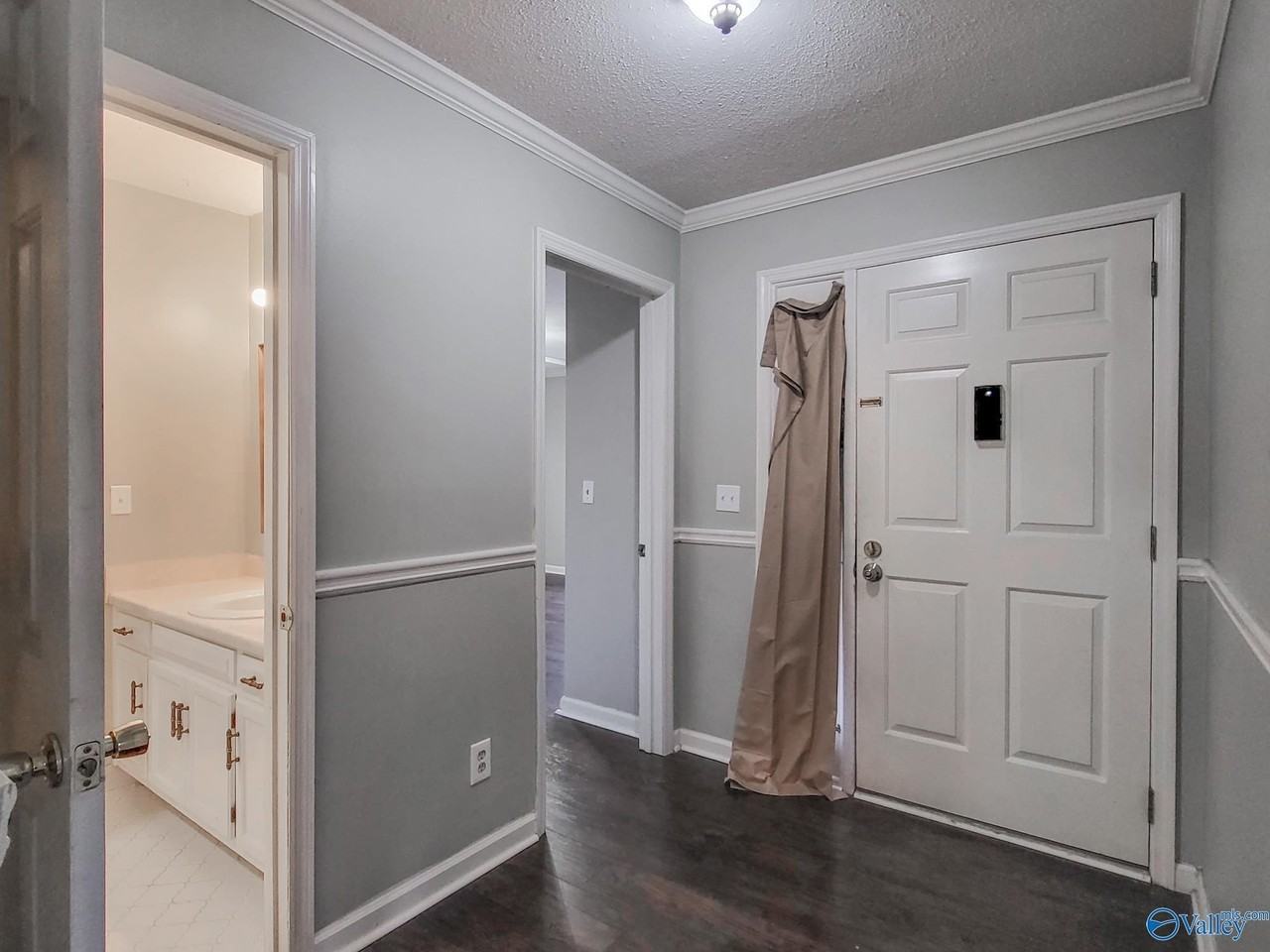 2020 Woodlawn Dr Sw #0 - Photo 2 of 21