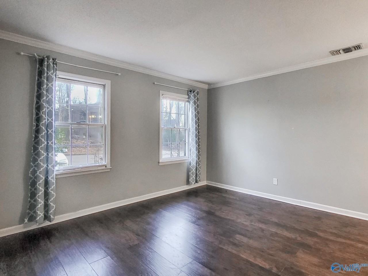 2020 Woodlawn Dr Sw #0 - Photo 4 of 21