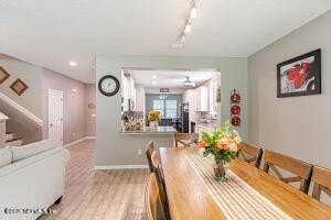 404 Hepburn Rd - Photo 5 of 31