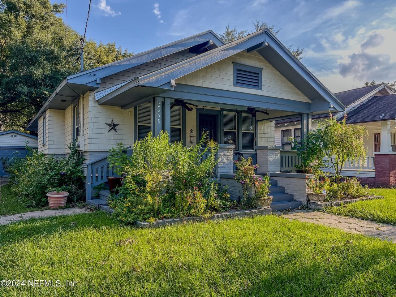 2258 Ernest St - Photo 2 of 26