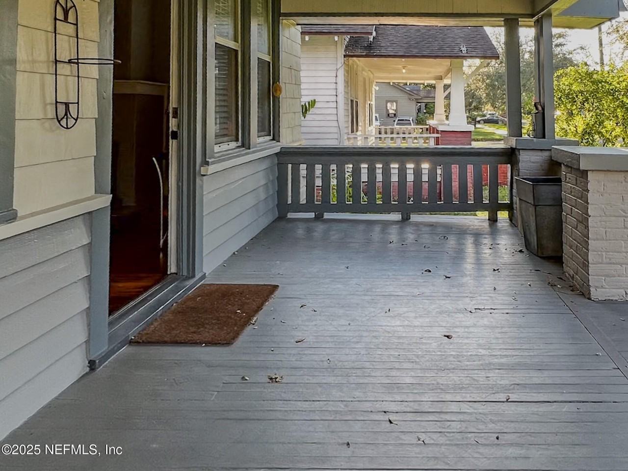 2258 Ernest St - Photo 4 of 26