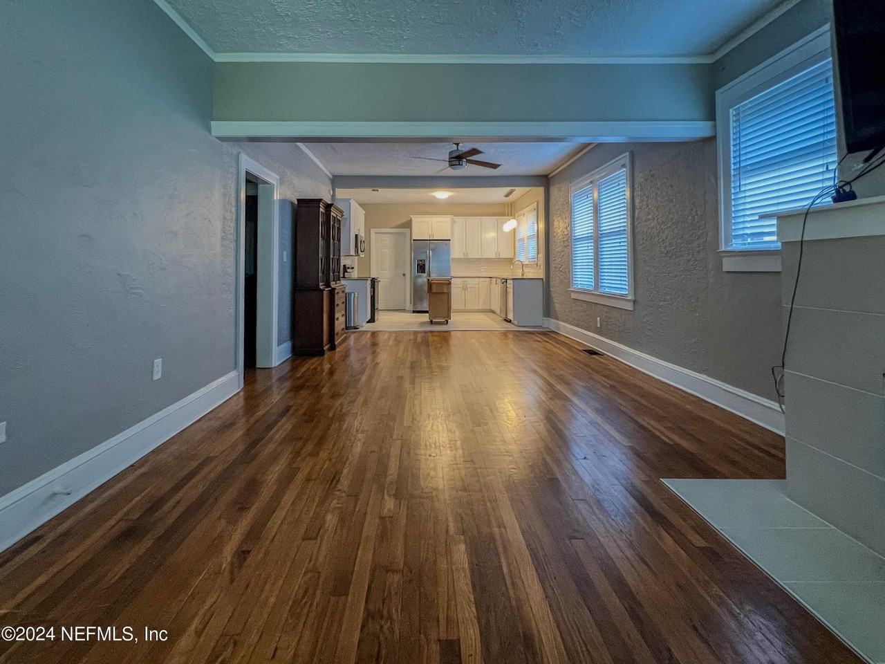 2258 Ernest St - Photo 7 of 26