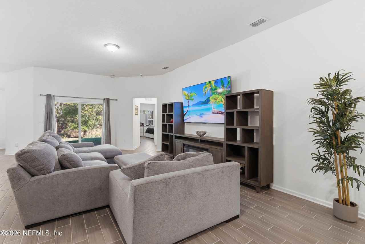 2949 Firethorn Ave - Photo 3 of 11