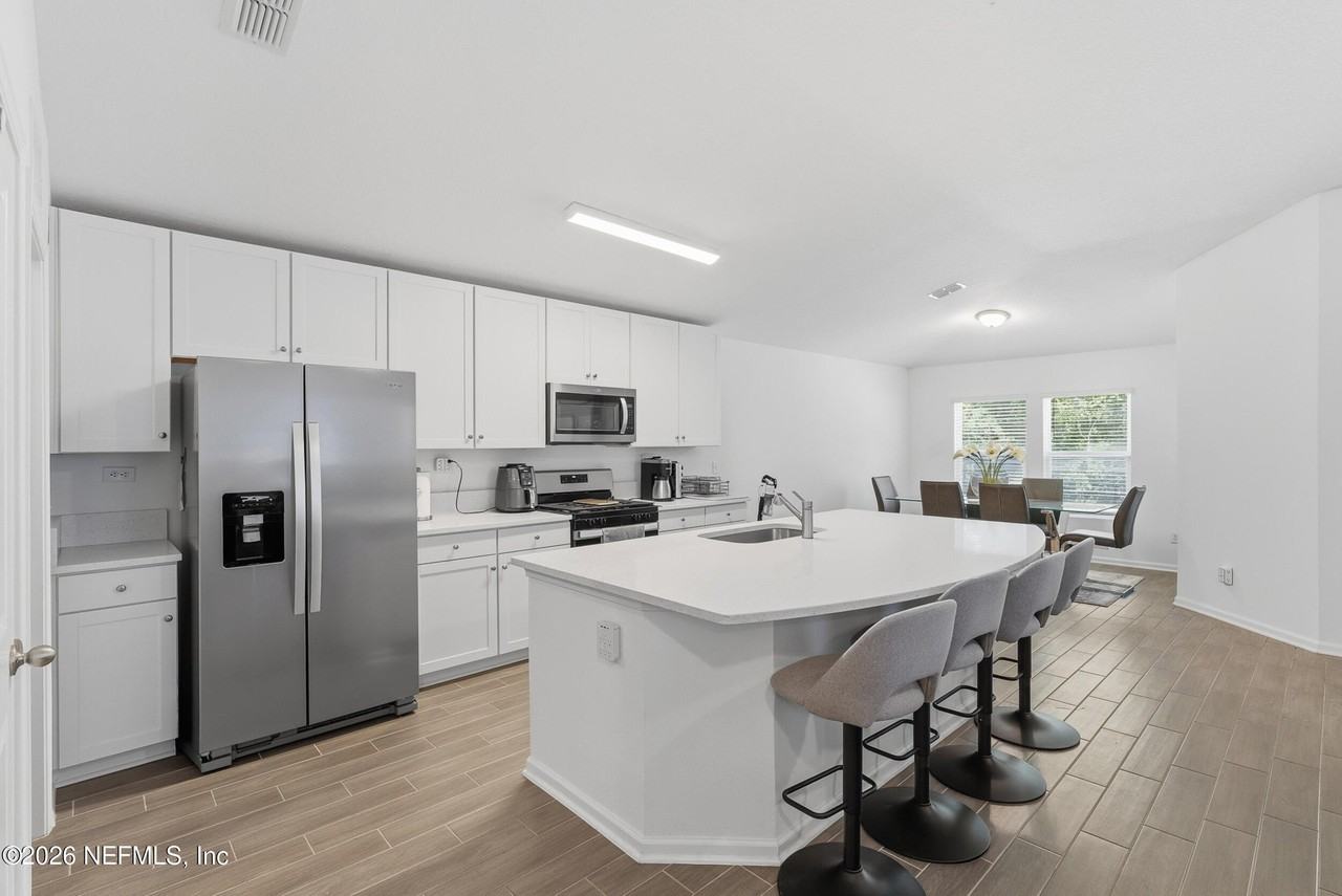 2949 Firethorn Ave - Photo 4 of 11