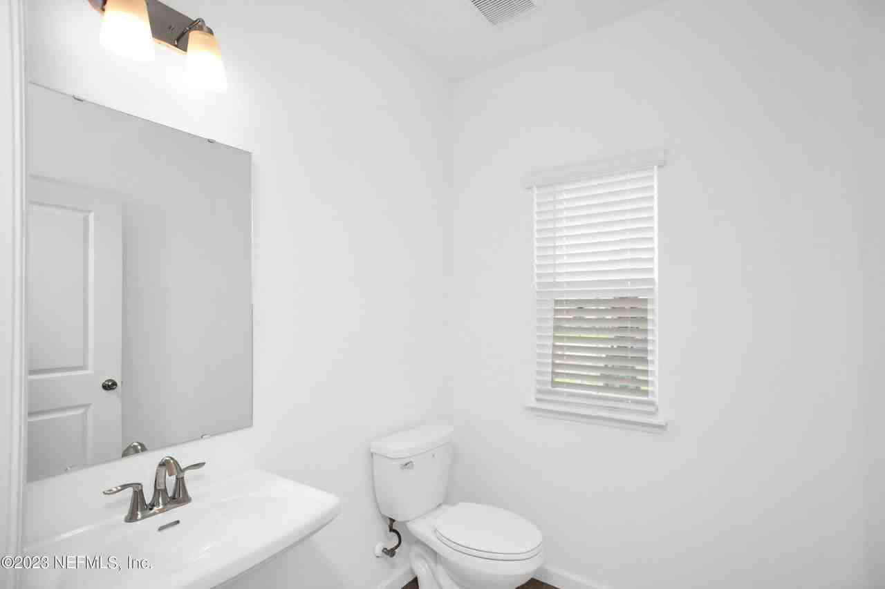 348 Rosemont Dr - Photo 4 of 50