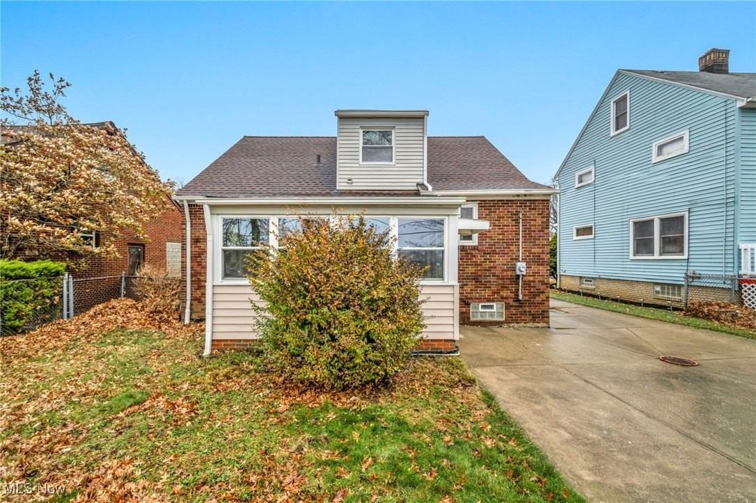 766 E 232nd St - Photo 4 of 48