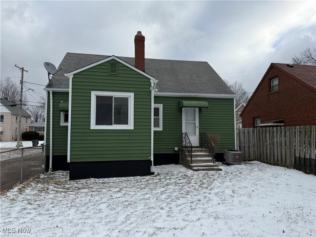 920 E 218th St - Photo 3 of 17