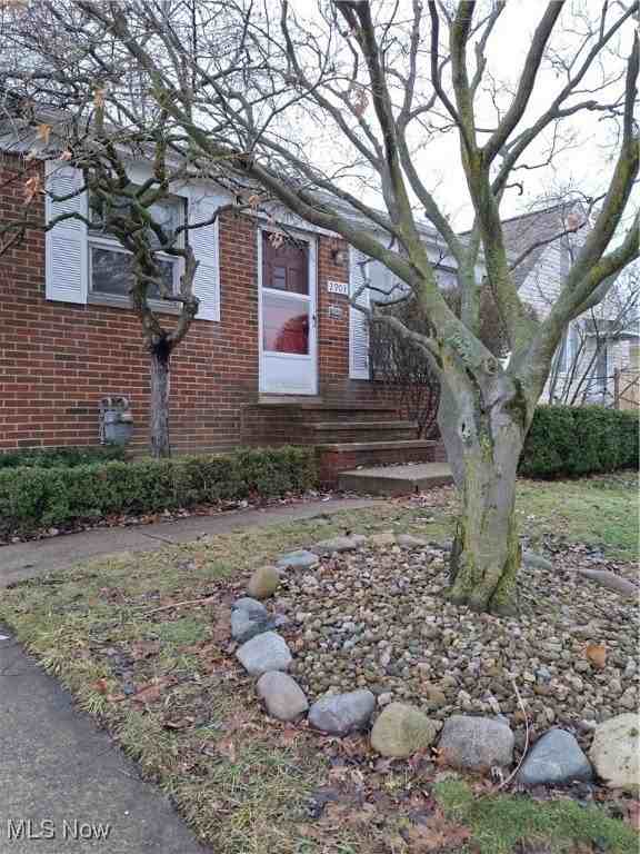 2903 Center Dr - Photo 2 of 20