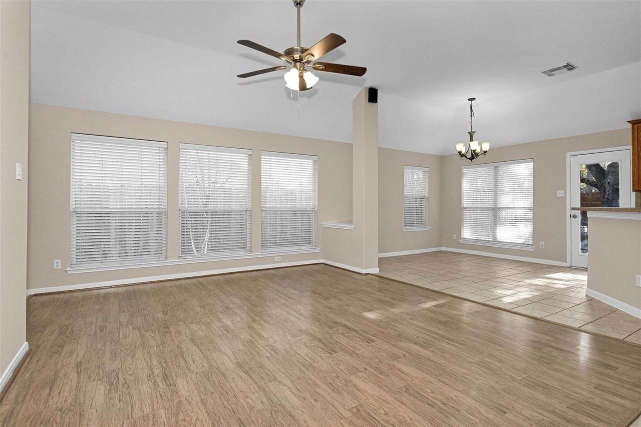 24711 Laurel Chase Ln - Photo 4 of 29