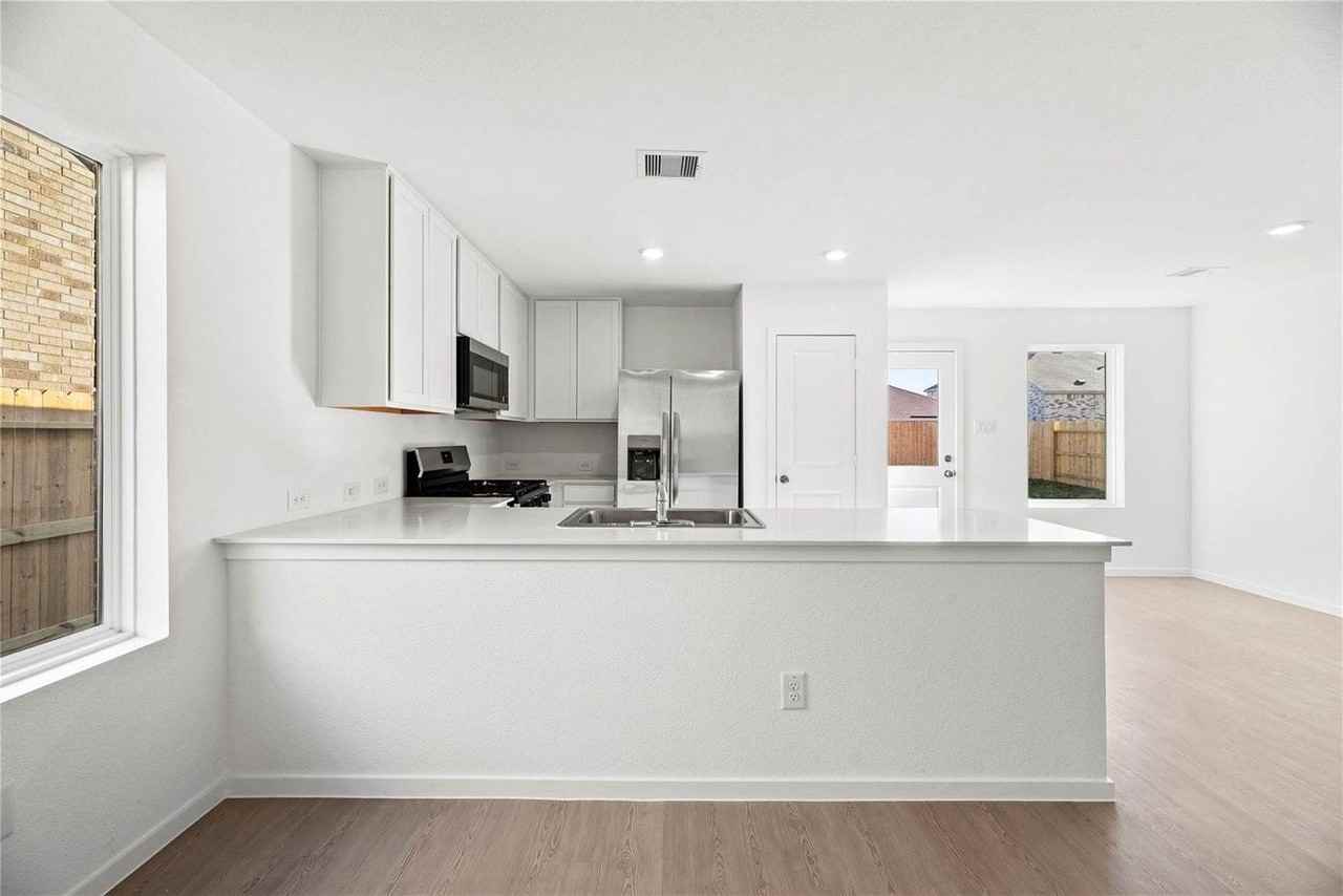 16222 Rustic Prairie Dr - Photo 3 of 16