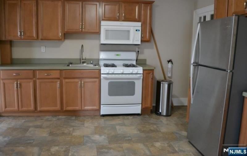 192 W Midland Ave - Photo 7 of 14