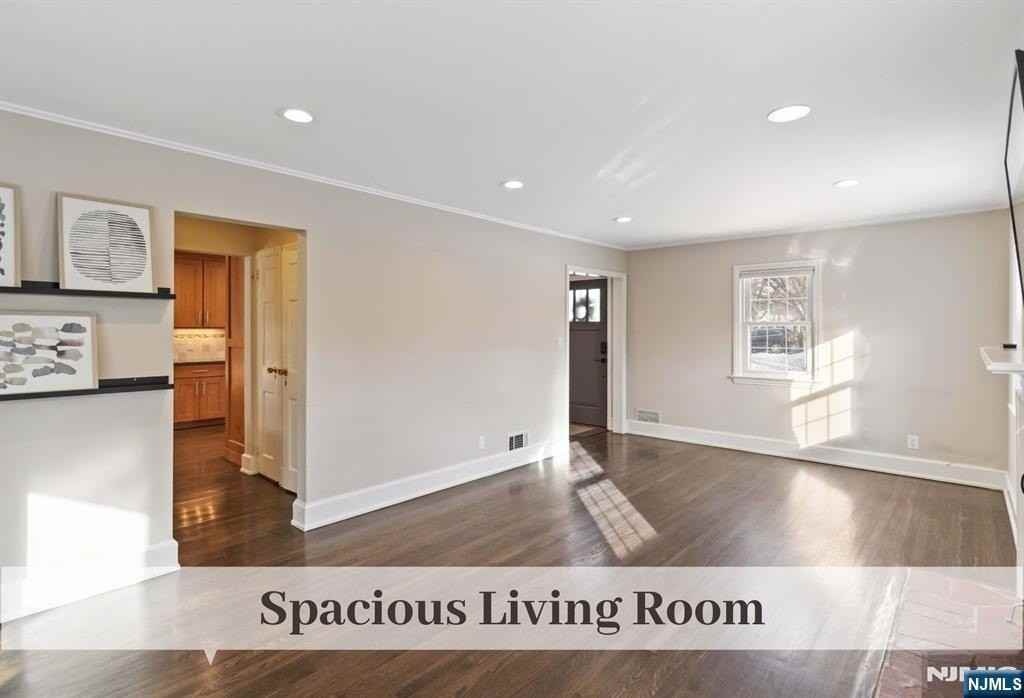 404 Ponfield Pl - Photo 5 of 39