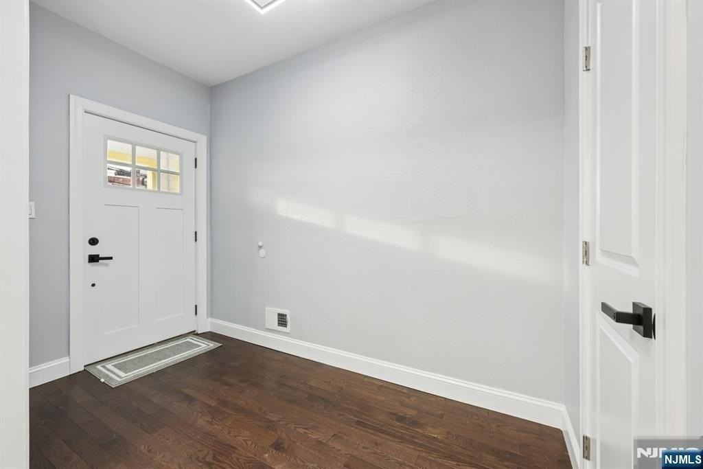 66 Hoover Ave - Photo 6 of 14