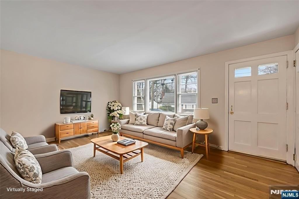 789 Briarcliff Ave - Photo 2 of 22