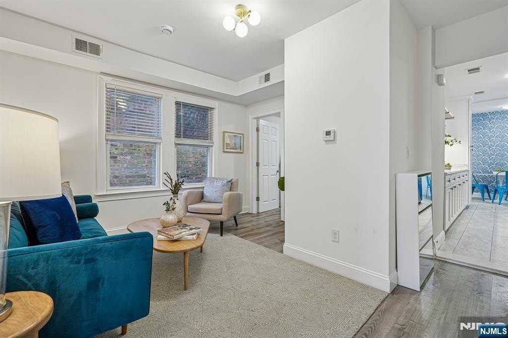 9 Wheeler St - Photo 3 of 13