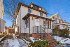 4 Lincoln Pl - Photo 1 of 1