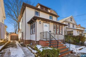 featured image of 4 Lincoln Pl