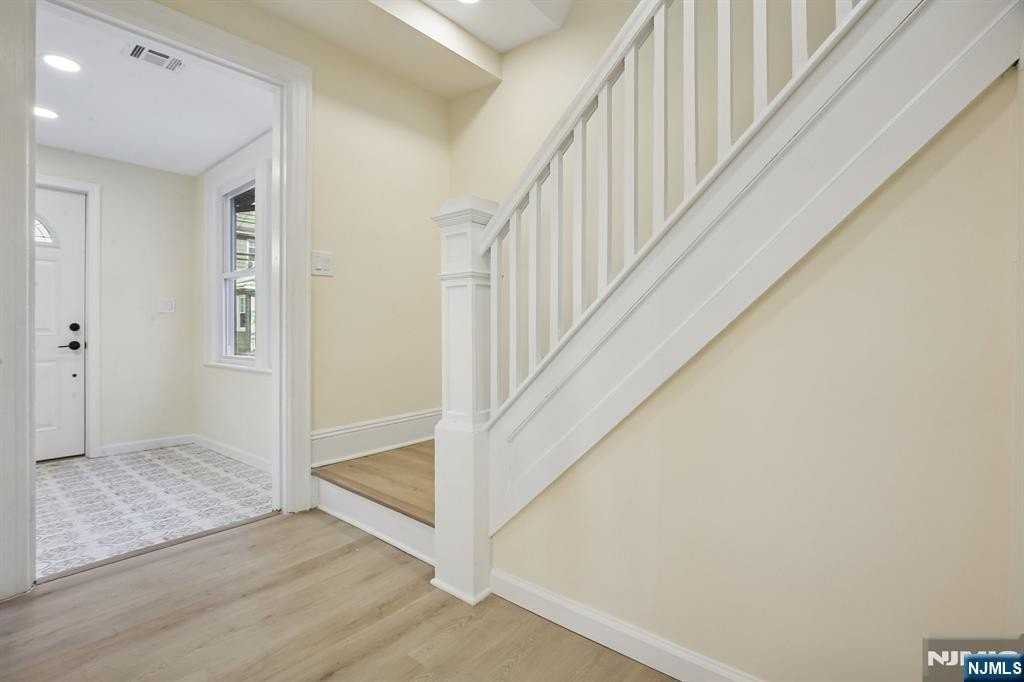 4 Lincoln Pl - Photo 4 of 35