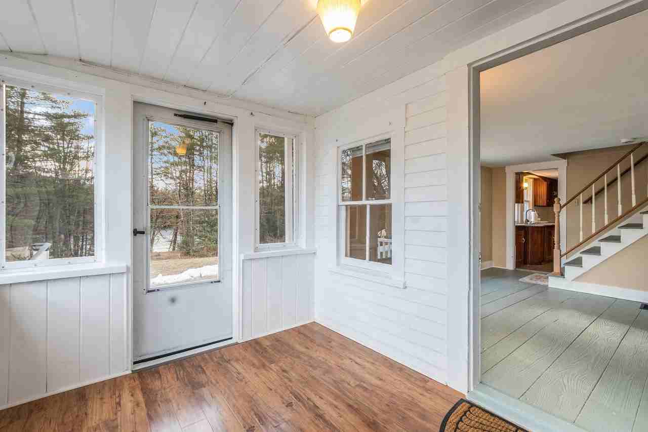 52 Pine St - Photo 5 of 32