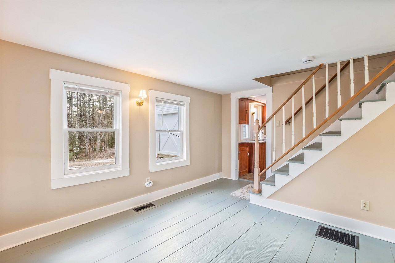 52 Pine St - Photo 6 of 32