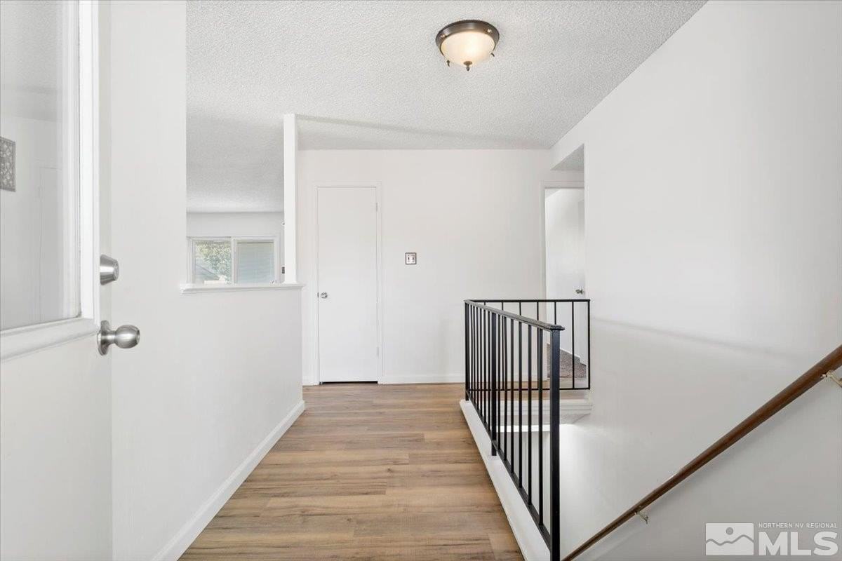 1245 Muir Dr - Photo 4 of 40