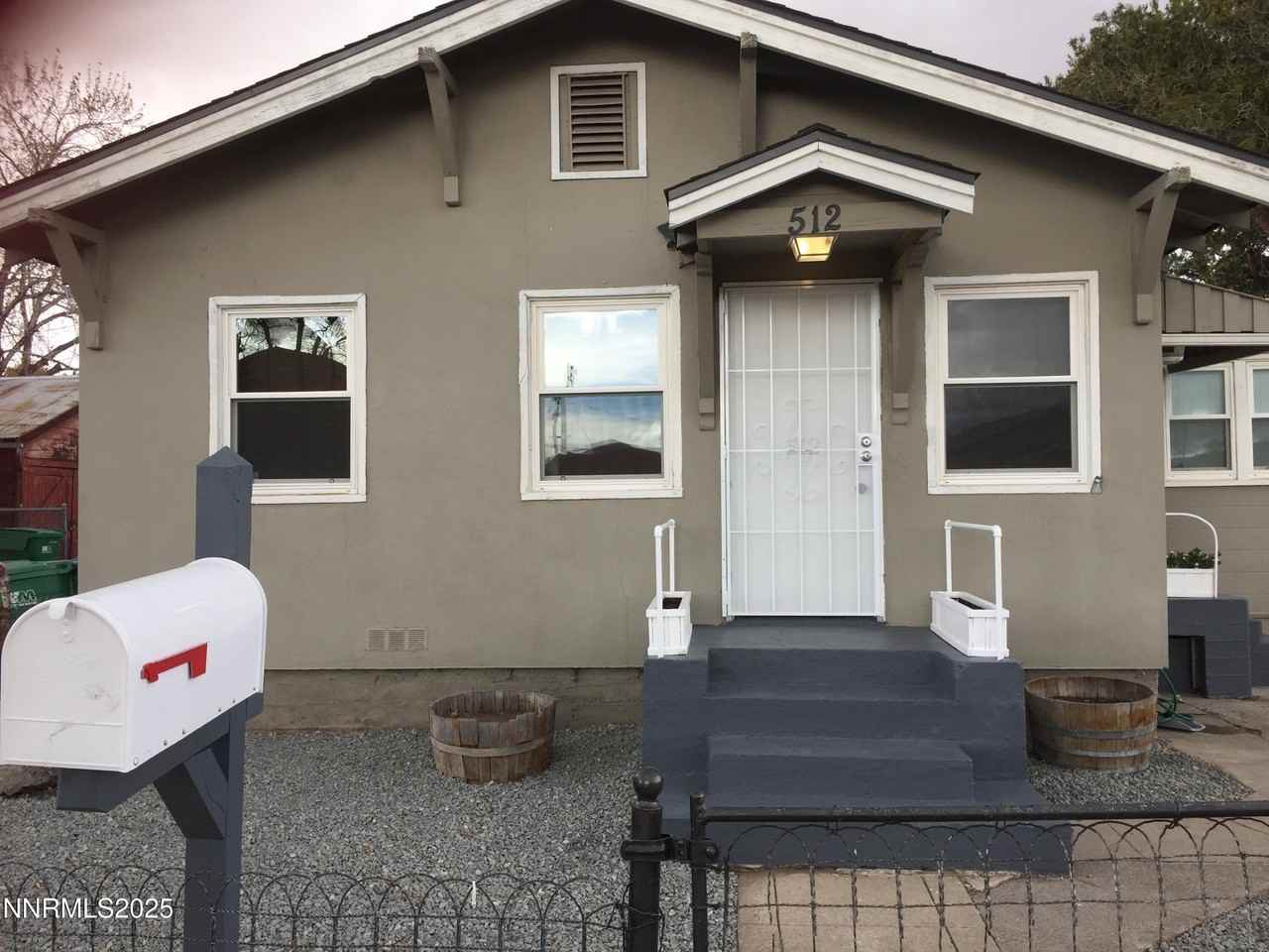 512 C St - Photo 2 of 4