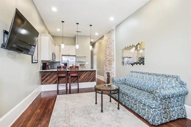 2811 4th St - Photo 3 of 9