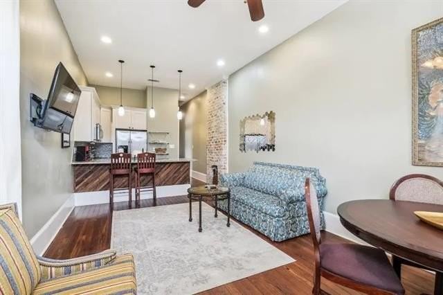 2811 4th St - Photo 5 of 9