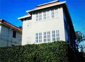 featured image of 2026 Broadway St