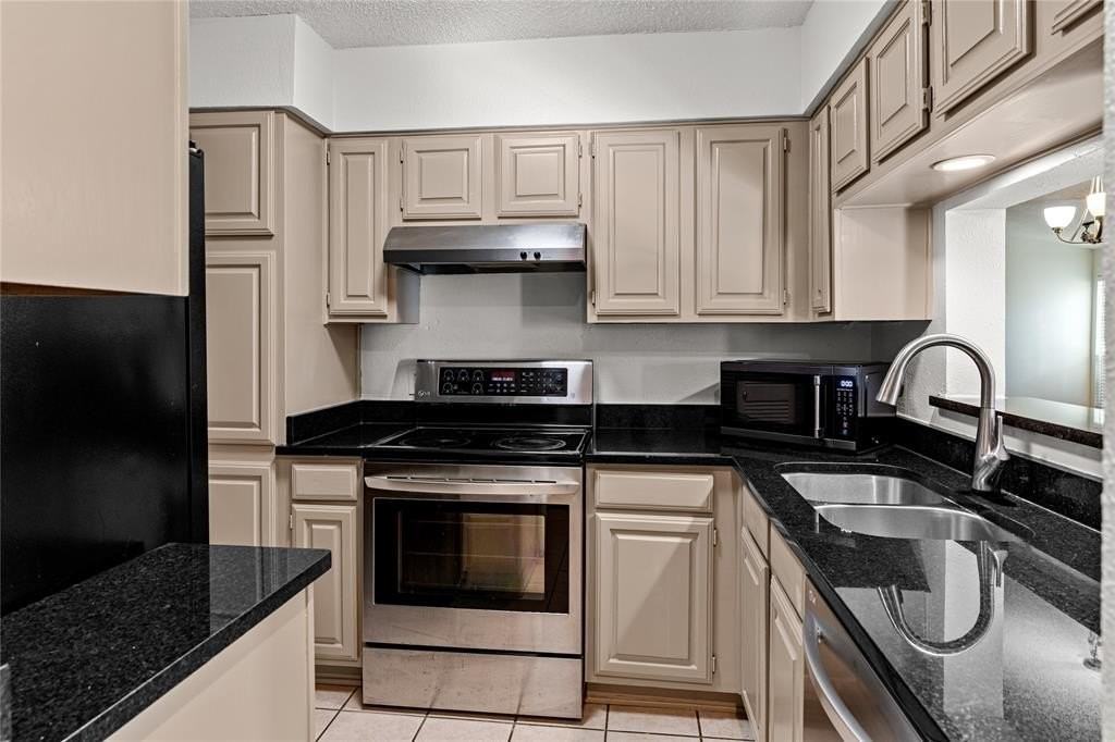 1212 Riverchase Ln #243 - Photo 2 of 17